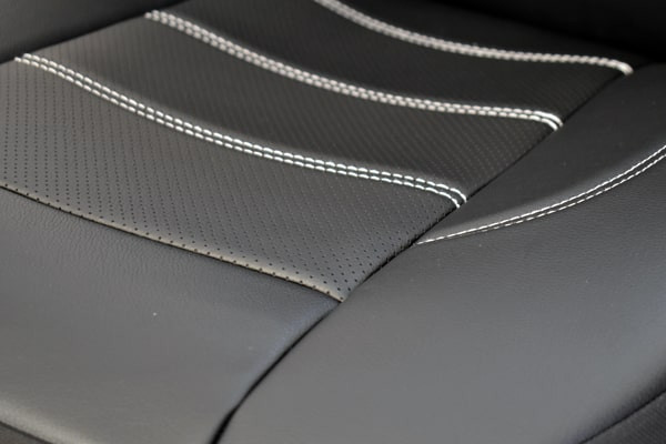 Huse scaune auto compatibile VW Bora 1999-2006 - Exclusive Leather King - Culoare: negru